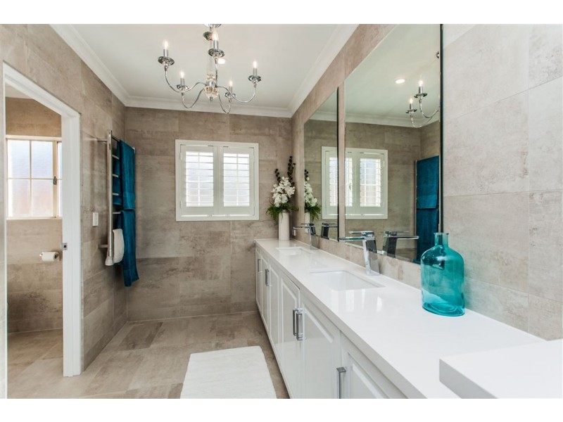 4 Levien Place, Winthrop WA 6150