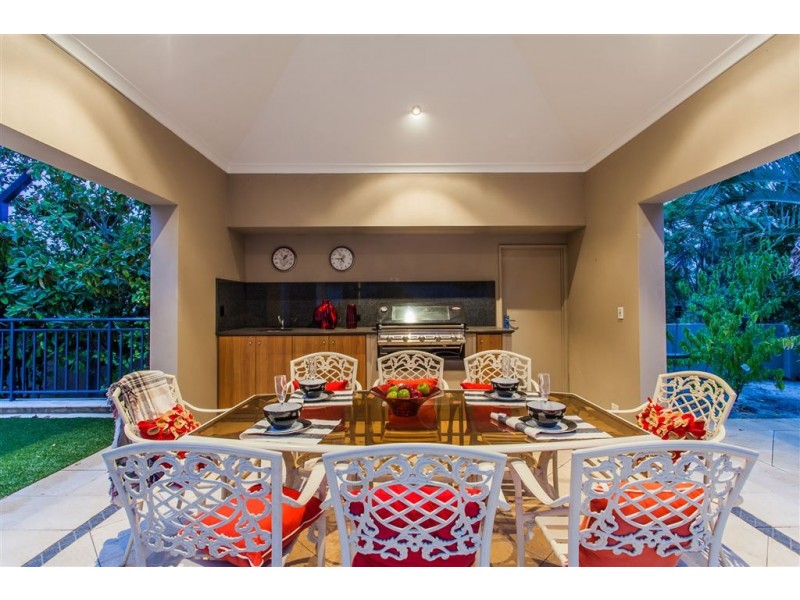 8 Spey Road, Applecross WA 6153