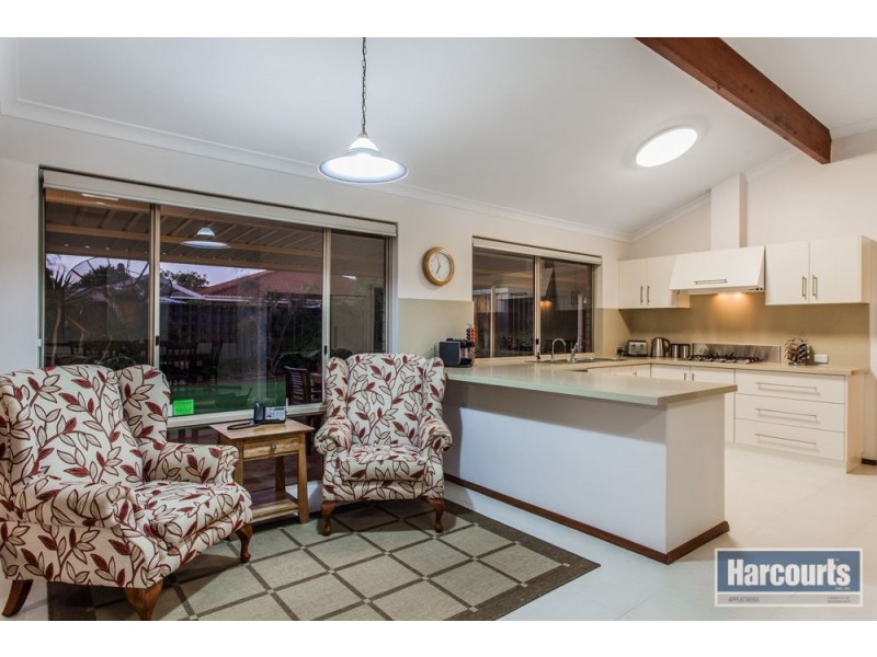 5 Quirk Dale, Winthrop WA 6150