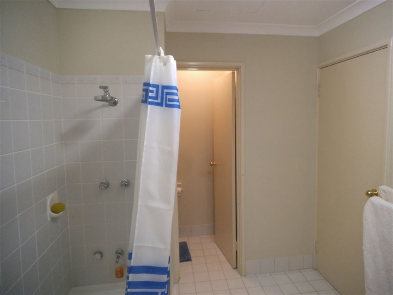 20/2 Pinewood Avenue, Kardinya WA 6163