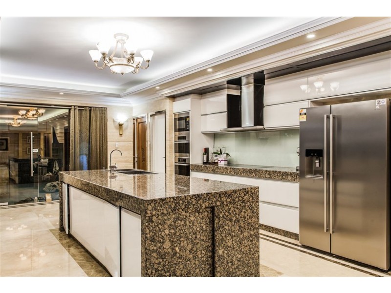 3 Mackenzie Road, Applecross WA 6153