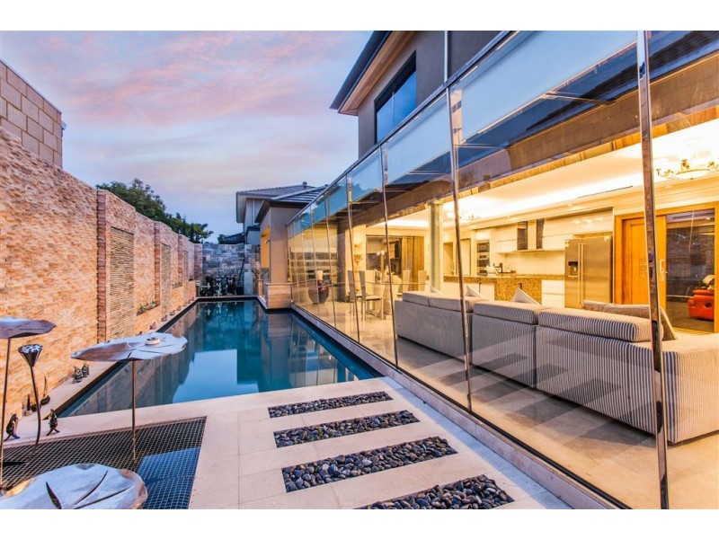 3 Mackenzie Road, Applecross WA 6153