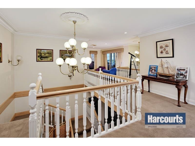 27 Lockett Crescent, Winthrop WA 6150