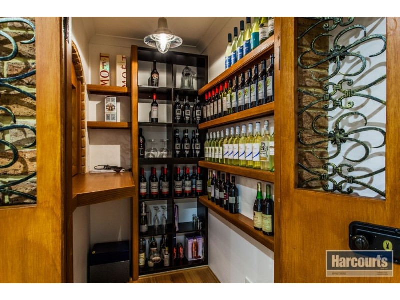 25 Hatherley Parade, Winthrop WA 6150