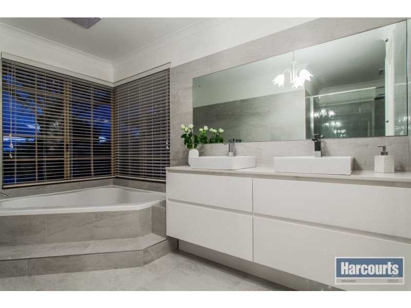 25 Hatherley Parade, Winthrop WA 6150