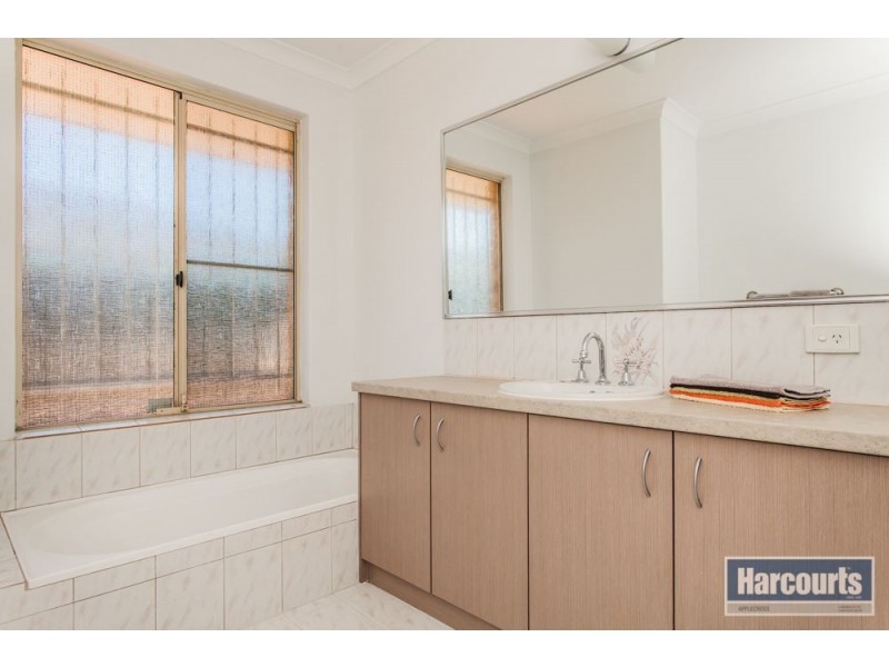 6 Hackett Pass, Winthrop WA 6150