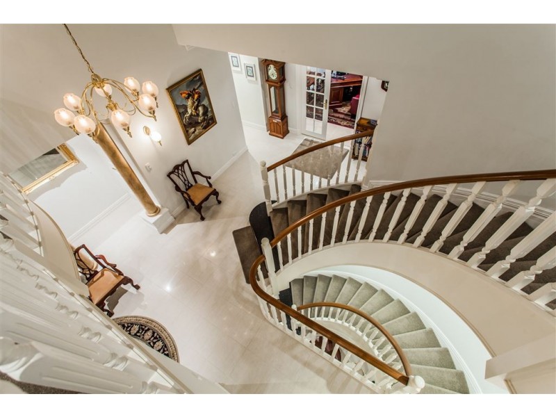 13 Neumann Gr, Winthrop WA 6150