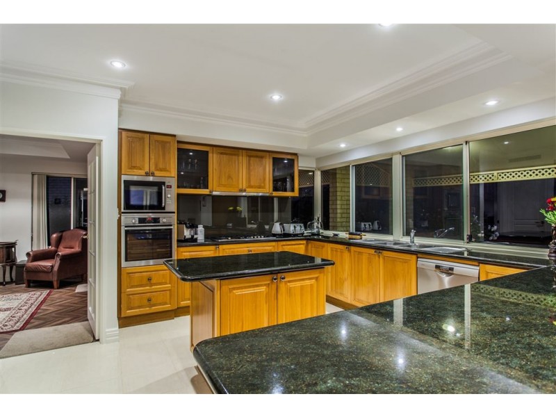 13 Neumann Gr, Winthrop WA 6150