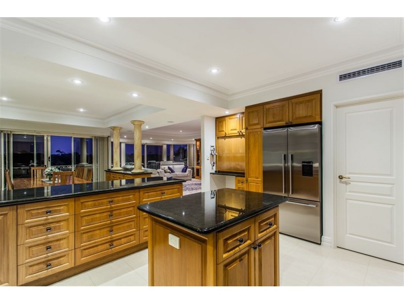 13 Neumann Gr, Winthrop WA 6150