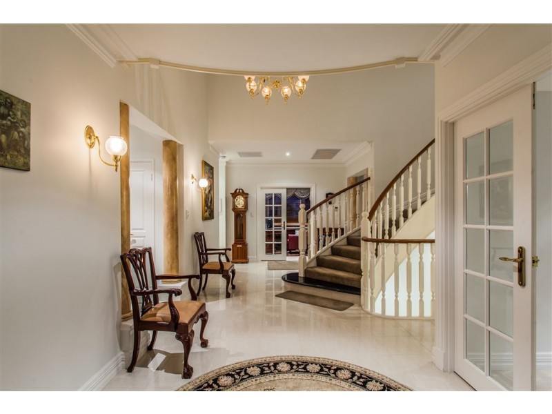 13 Neumann Gr, Winthrop WA 6150