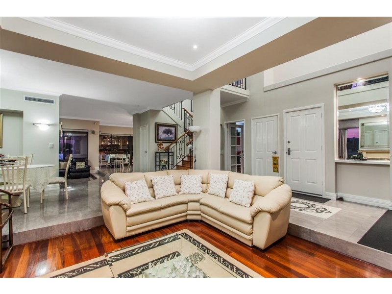 1 Stitfold Promenade, Salter Point WA 6152