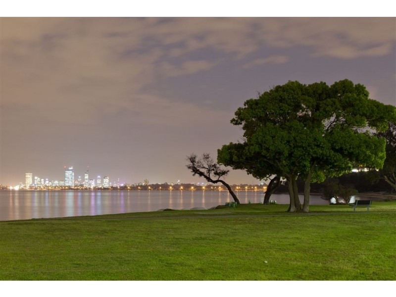 31 The Strand, Applecross WA 6153