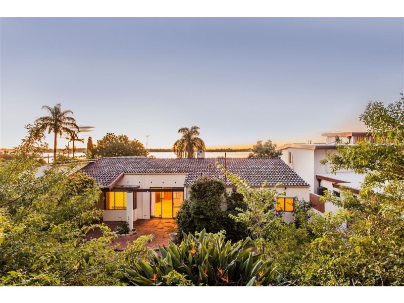 31 The Strand, Applecross WA 6153