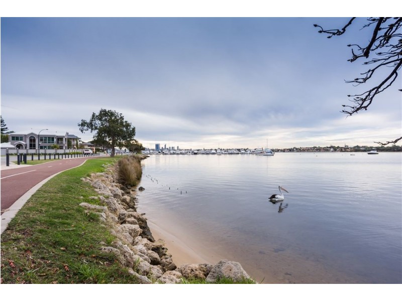 33 Canning Beach Road, Applecross WA 6153