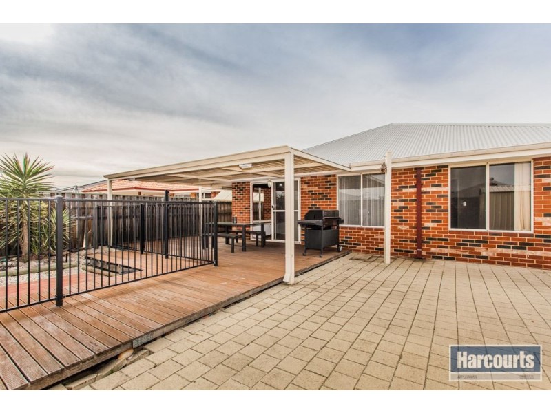 29 Bancombe Crescent, Ellenbrook WA 6069