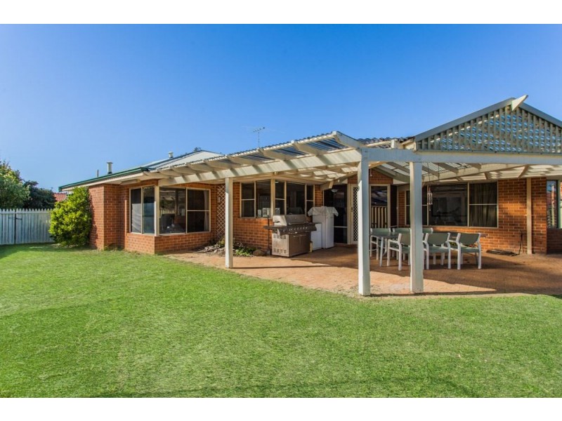 8 Lockett Crest, Winthrop WA 6150