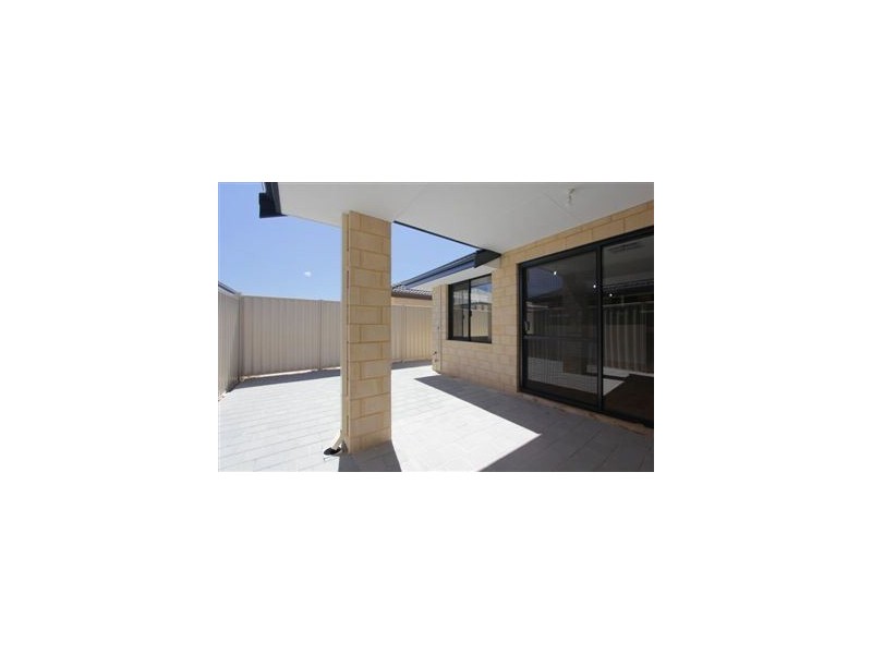 10 Scarpview Place, East Cannington WA 6107