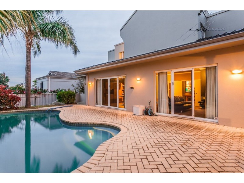 36 Whitfeld Terrace, Winthrop WA 6150