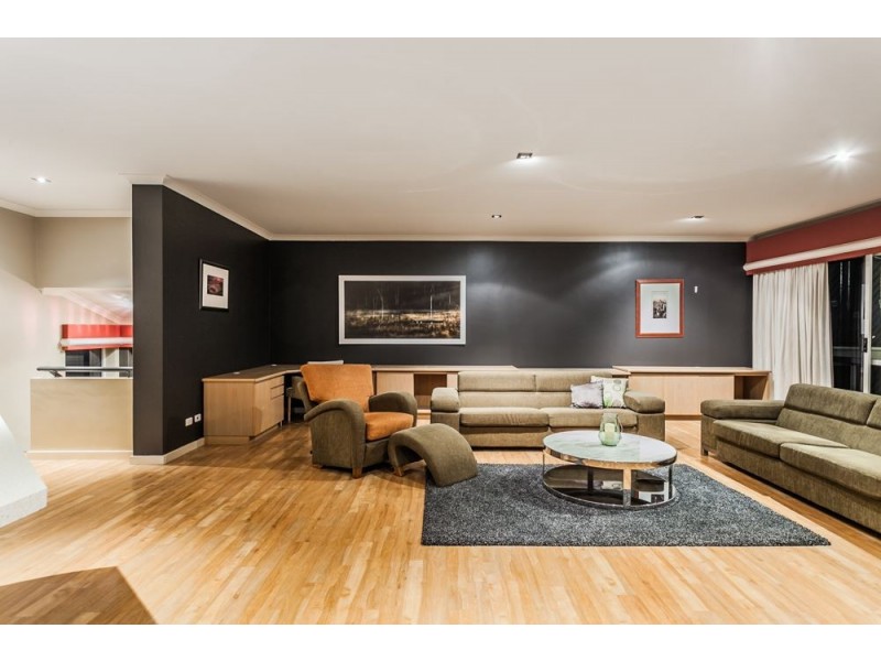 36 Whitfeld Terrace, Winthrop WA 6150