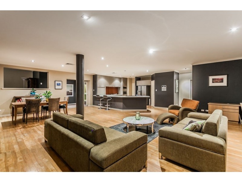 36 Whitfeld Terrace, Winthrop WA 6150