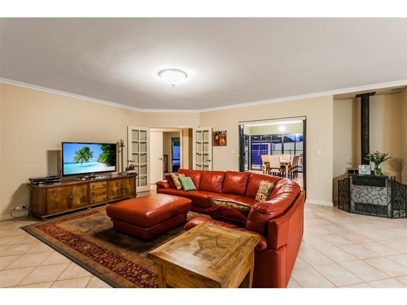 50 Le Souef Drive, Kardinya WA 6163