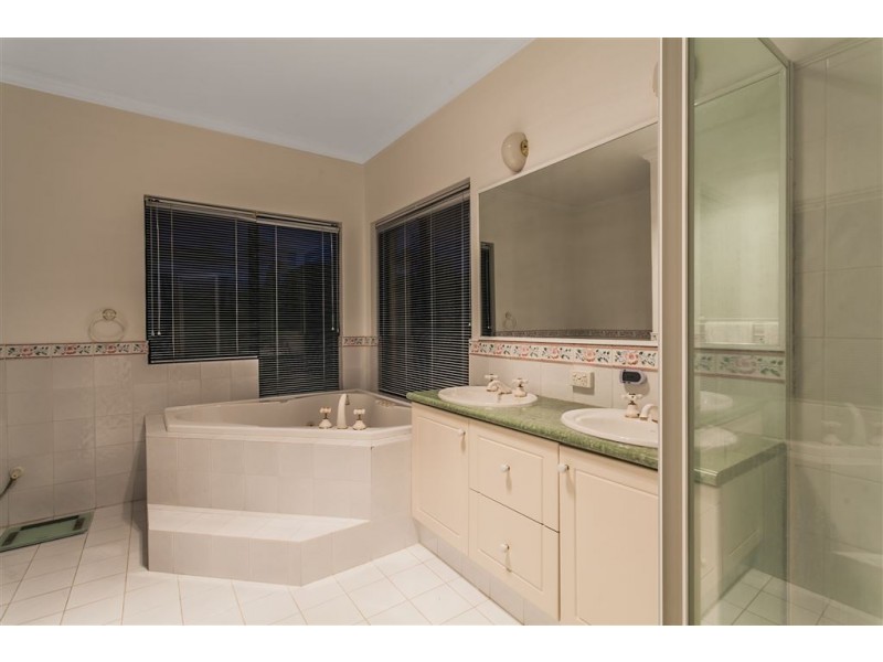 50 Le Souef Drive, Kardinya WA 6163