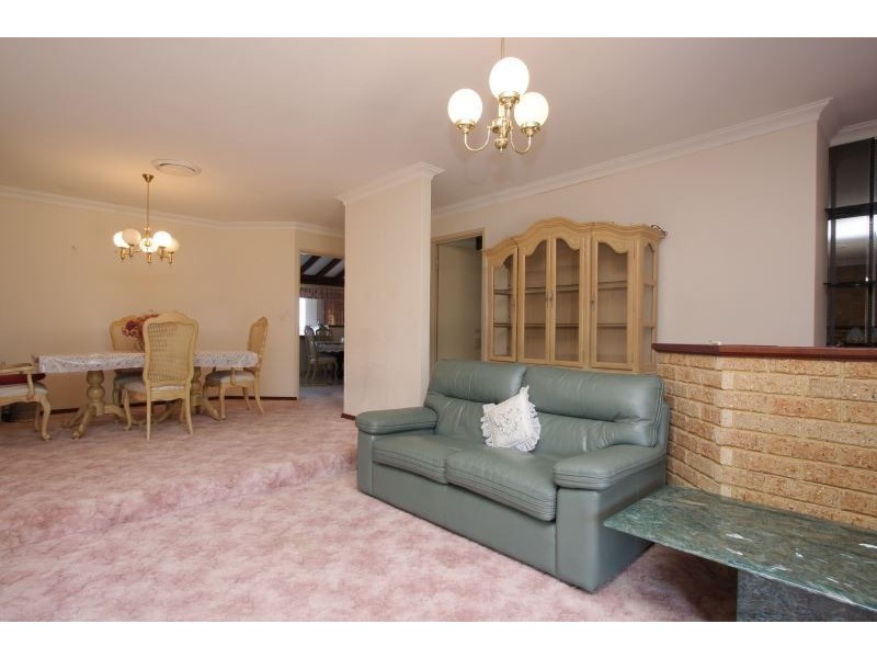 38 Whitfeld Terrace, Winthrop WA 6150