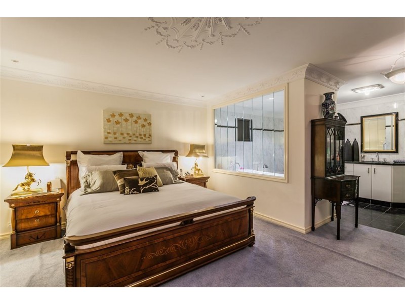 15 Dunvegan Road, Applecross WA 6153