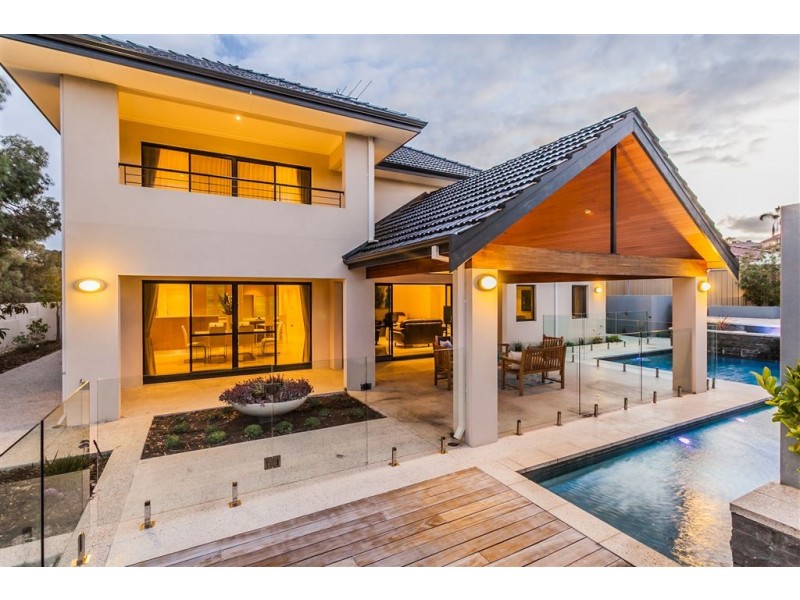2 Luks Cove, Winthrop WA 6150