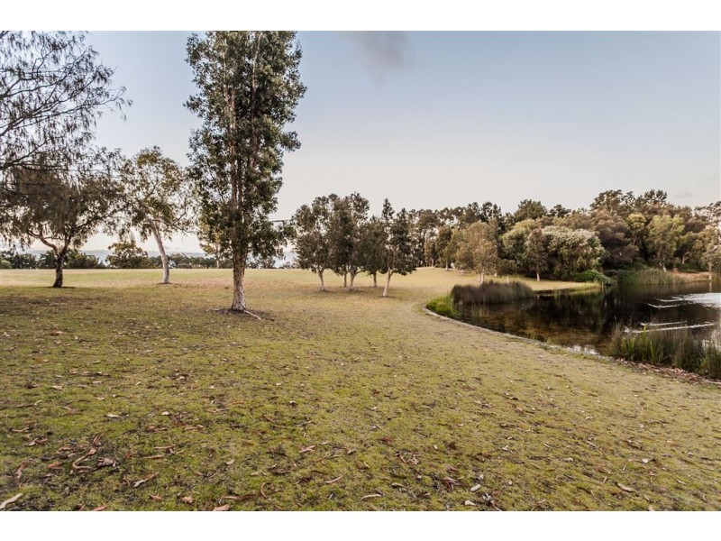 2 Luks Cove, Winthrop WA 6150