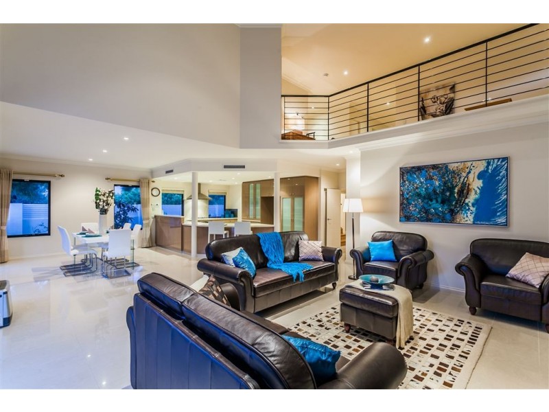 2 Luks Cove, Winthrop WA 6150