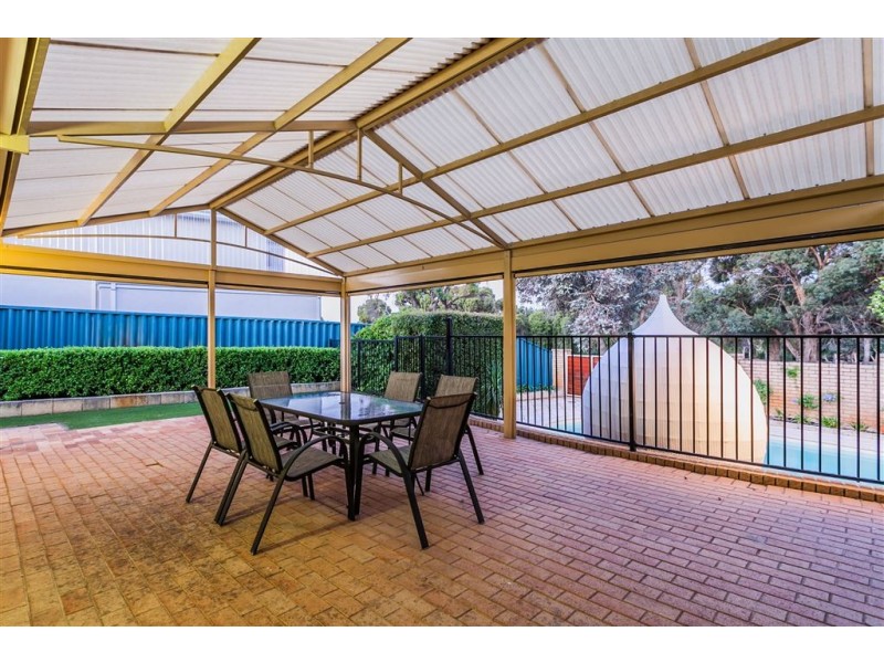 32 Sinclair Crescent, Winthrop WA 6150