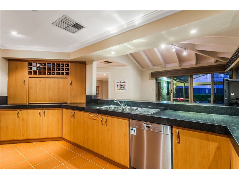 32 Sinclair Crescent, Winthrop WA 6150