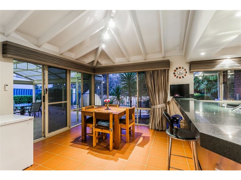 32 Sinclair Crescent, Winthrop WA 6150