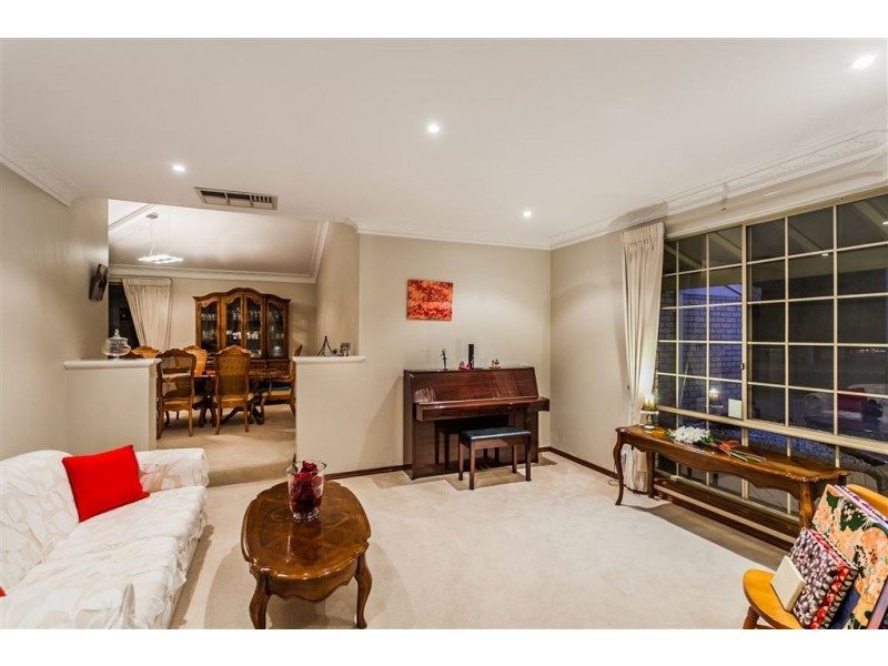 32 Sinclair Crescent, Winthrop WA 6150