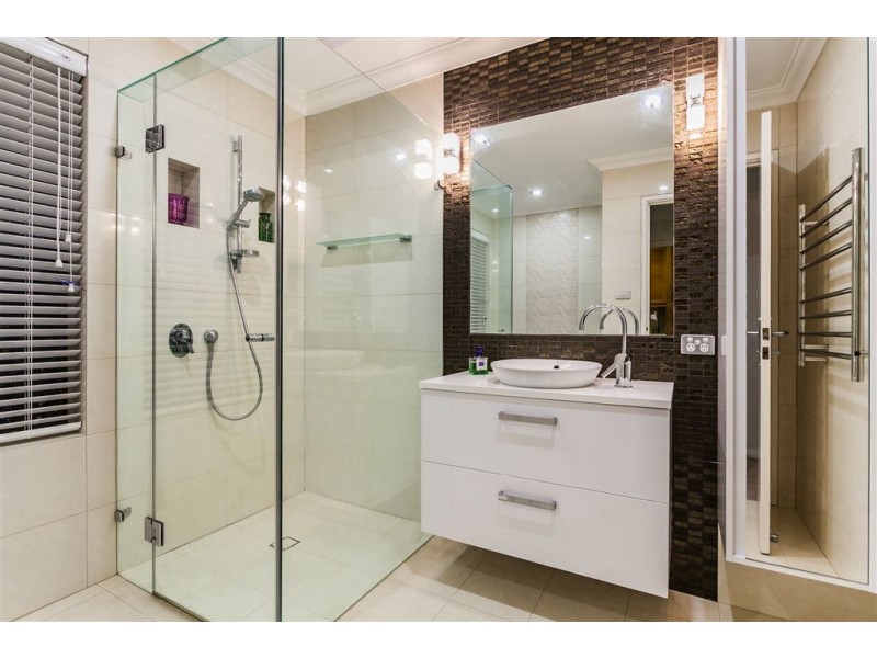 32 Sinclair Crescent, Winthrop WA 6150