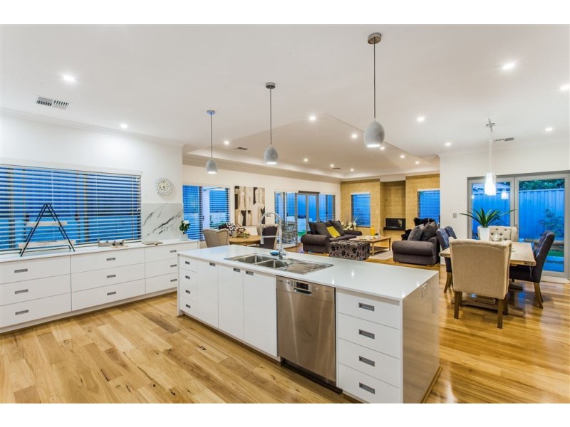 12 Maldon Way, Mount Pleasant WA 6153