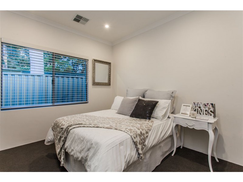 12 Maldon Way, Mount Pleasant WA 6153