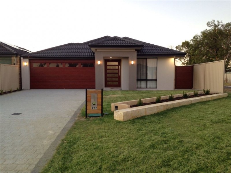 192 Station St, East Cannington WA 6107