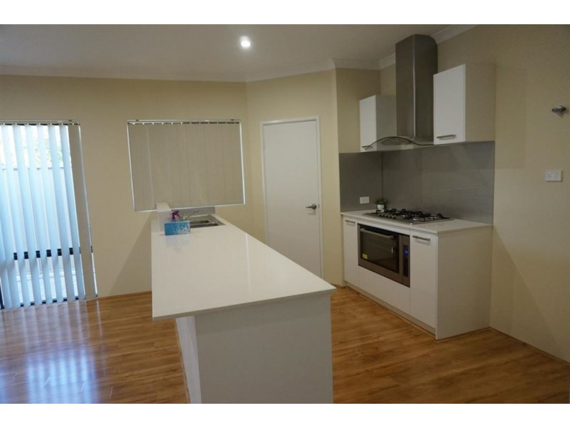 192 Station St, East Cannington WA 6107