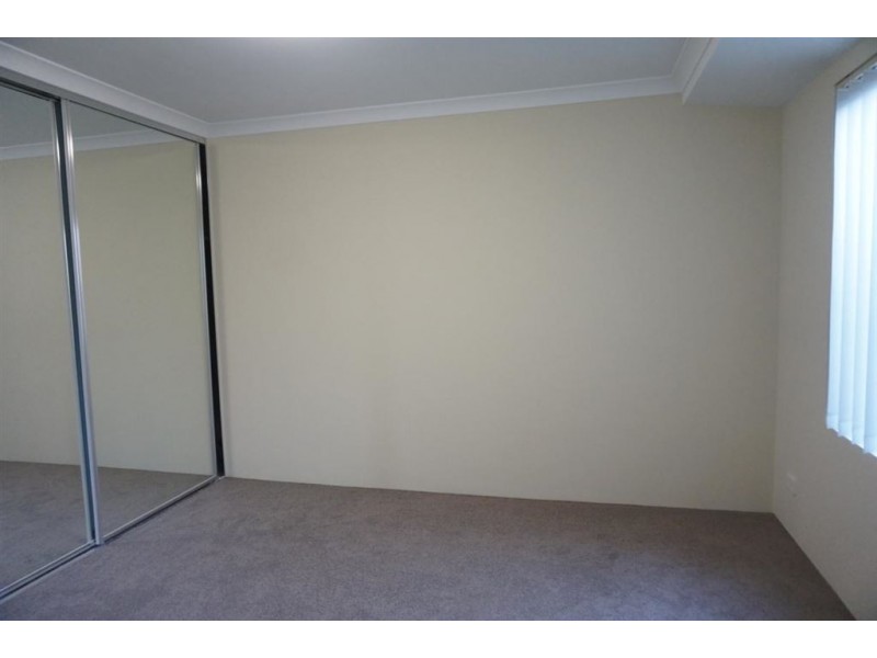 192 Station St, East Cannington WA 6107