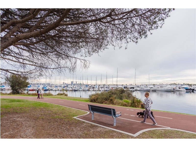 33 Canning Beach Road, Applecross WA 6153