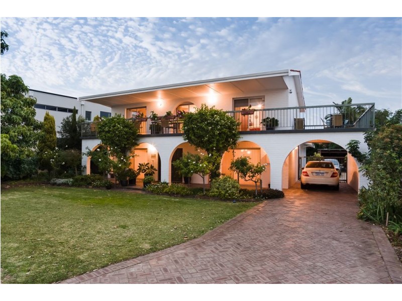 33 Canning Beach Road, Applecross WA 6153