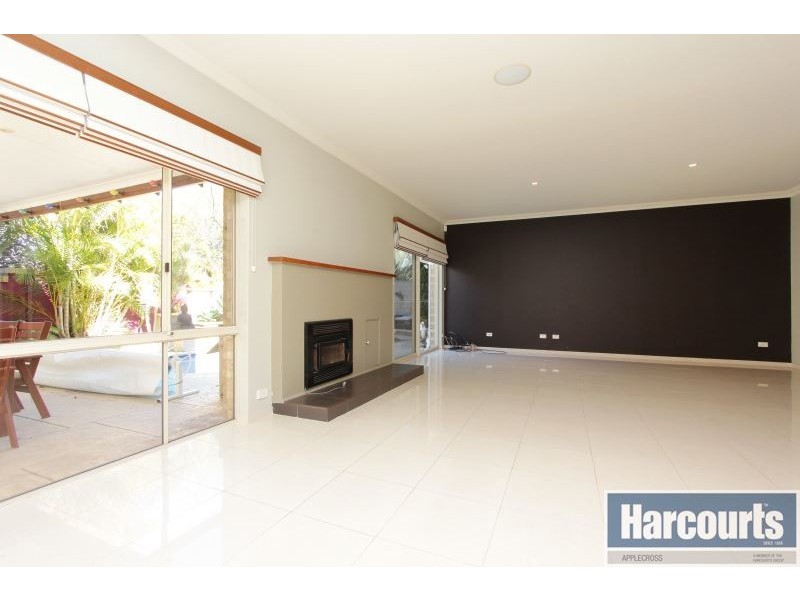 5 Colebatch Hill, Kardinya WA 6163