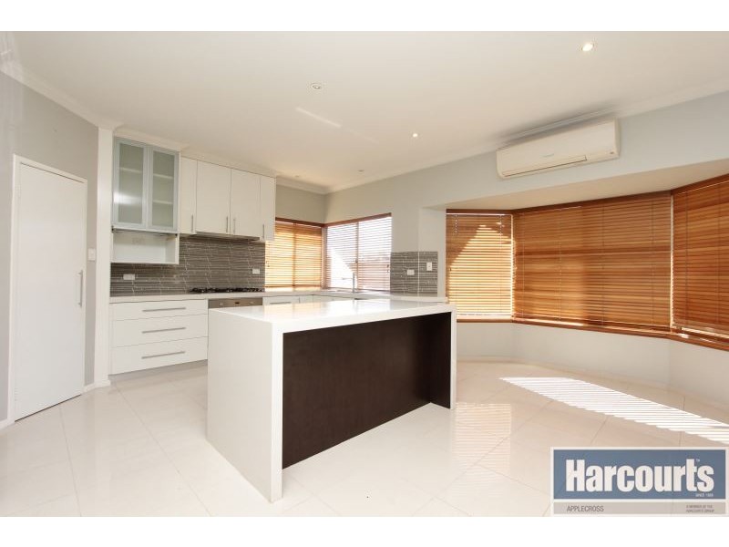 5 Colebatch Hill, Kardinya WA 6163