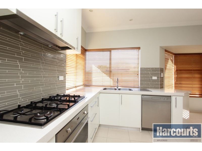 5 Colebatch Hill, Kardinya WA 6163