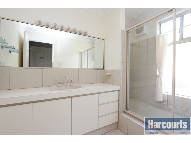 5 Colebatch Hill, Kardinya WA 6163