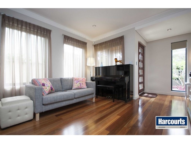 35C Macrae Rd, Applecross WA 6153