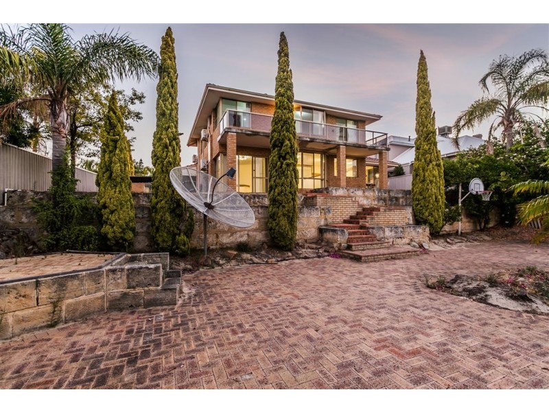 47 Whitfeld Terrace, Winthrop WA 6150