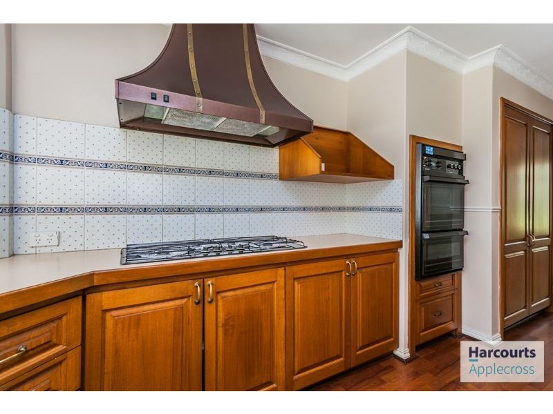 7 Kirwan Way, Winthrop WA 6150